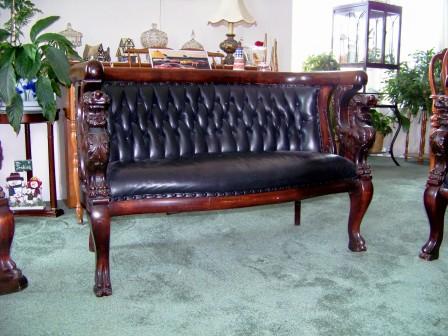 100 0602 setee — Who made this parlor set ???
