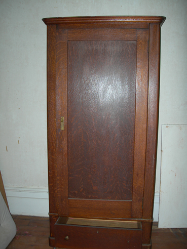 closet — Husband and wife argue...who can side with me?