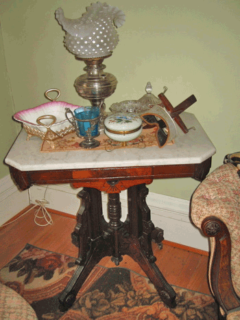 parlortable — Parlor set - any ideas of who made it?