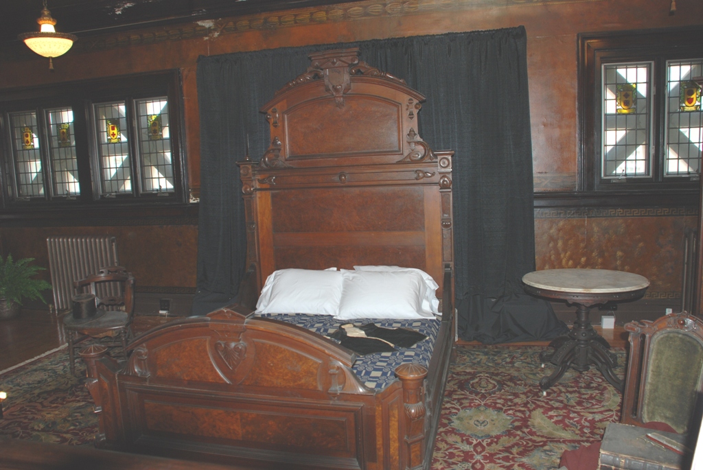 bed complete — Can you help date this bed?