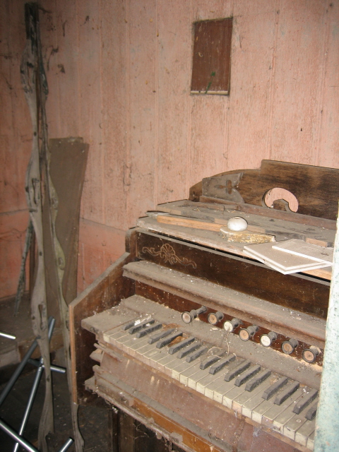 xmas08 019 — Victorian Organ House