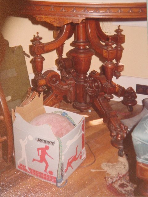 claw foot rd table — AC Delivers - Anybody else missing items?