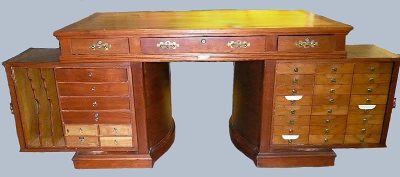 0desk1 — Who made this Victorian Desk?
