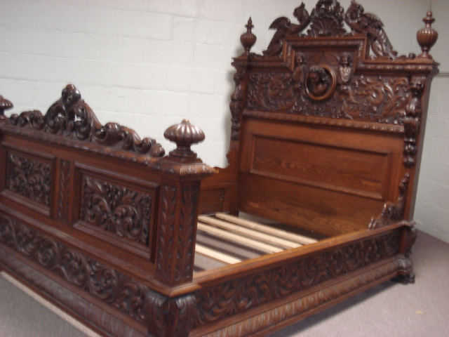 007 — Auction Three Piece Horner Brothers Bedroom Suite