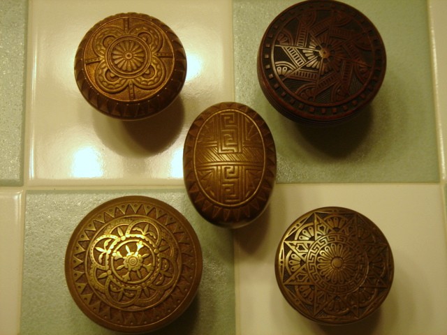 mw knobs — Brass/Bronze Victorian hardware