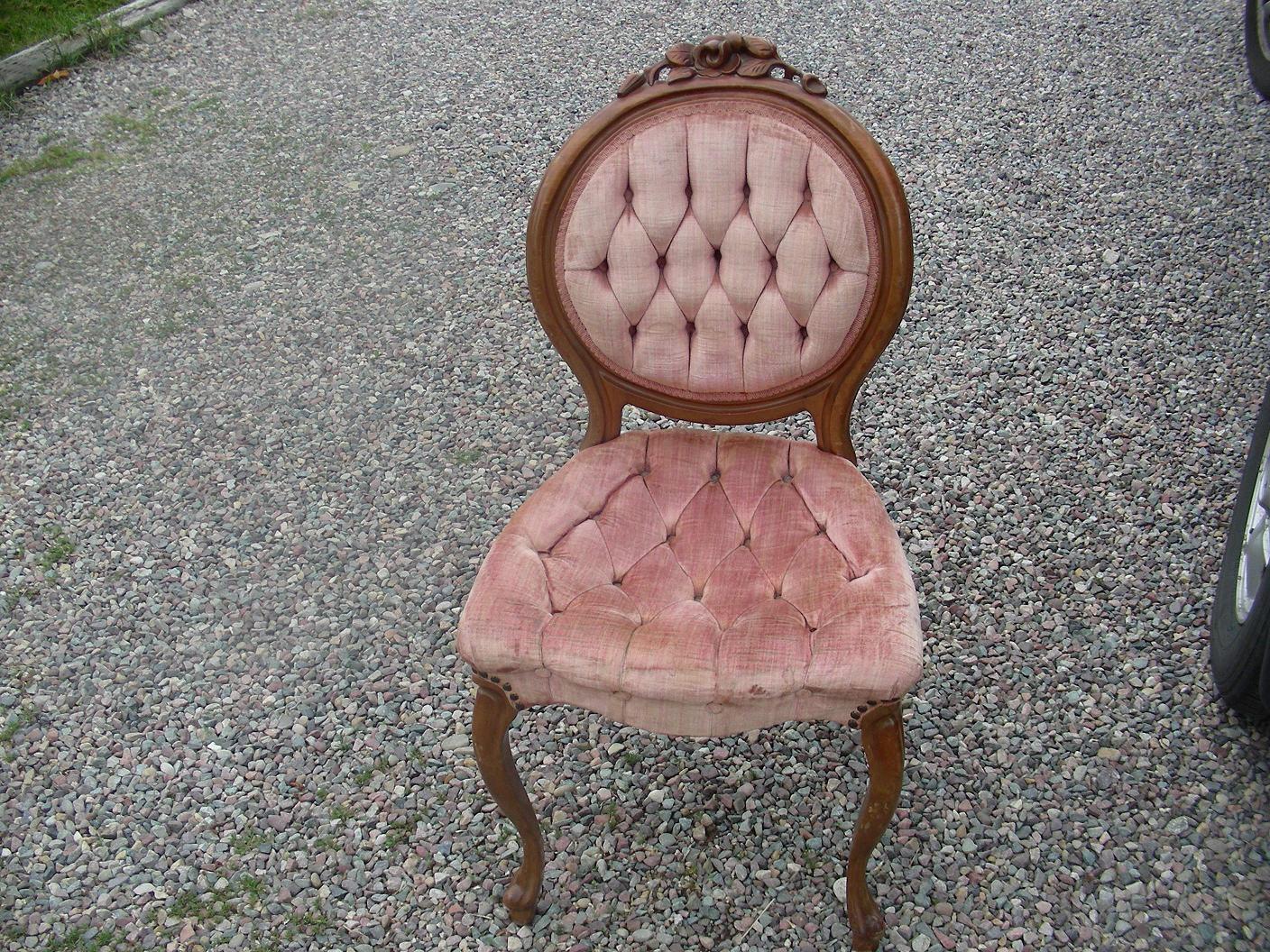 DSCN2143 — need help identifying rosewood chairs...