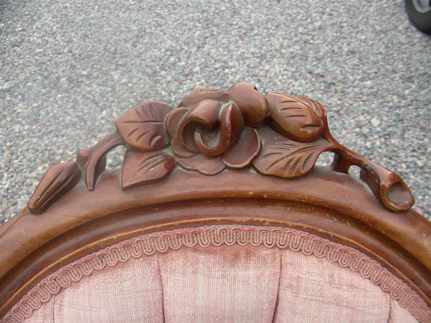 DSCN2144 — need help identifying rosewood chairs...