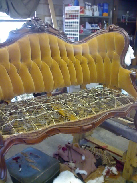 06 26 09 1550 — help ID who may have made this sofa