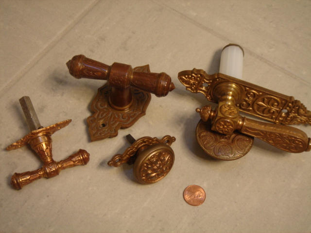 t handles 1 — Brass/Bronze Victorian hardware