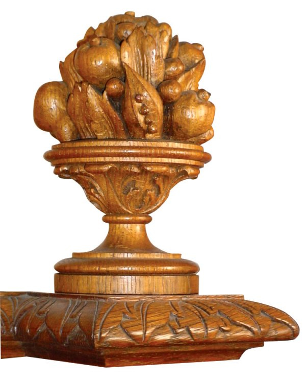 l06gv6i1 — Oak China Cabinet Ornament