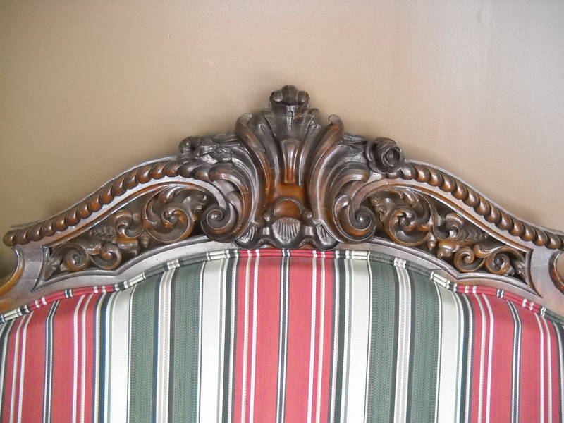 southwest Brantford $550 (1) — Is this a Belter sofa?