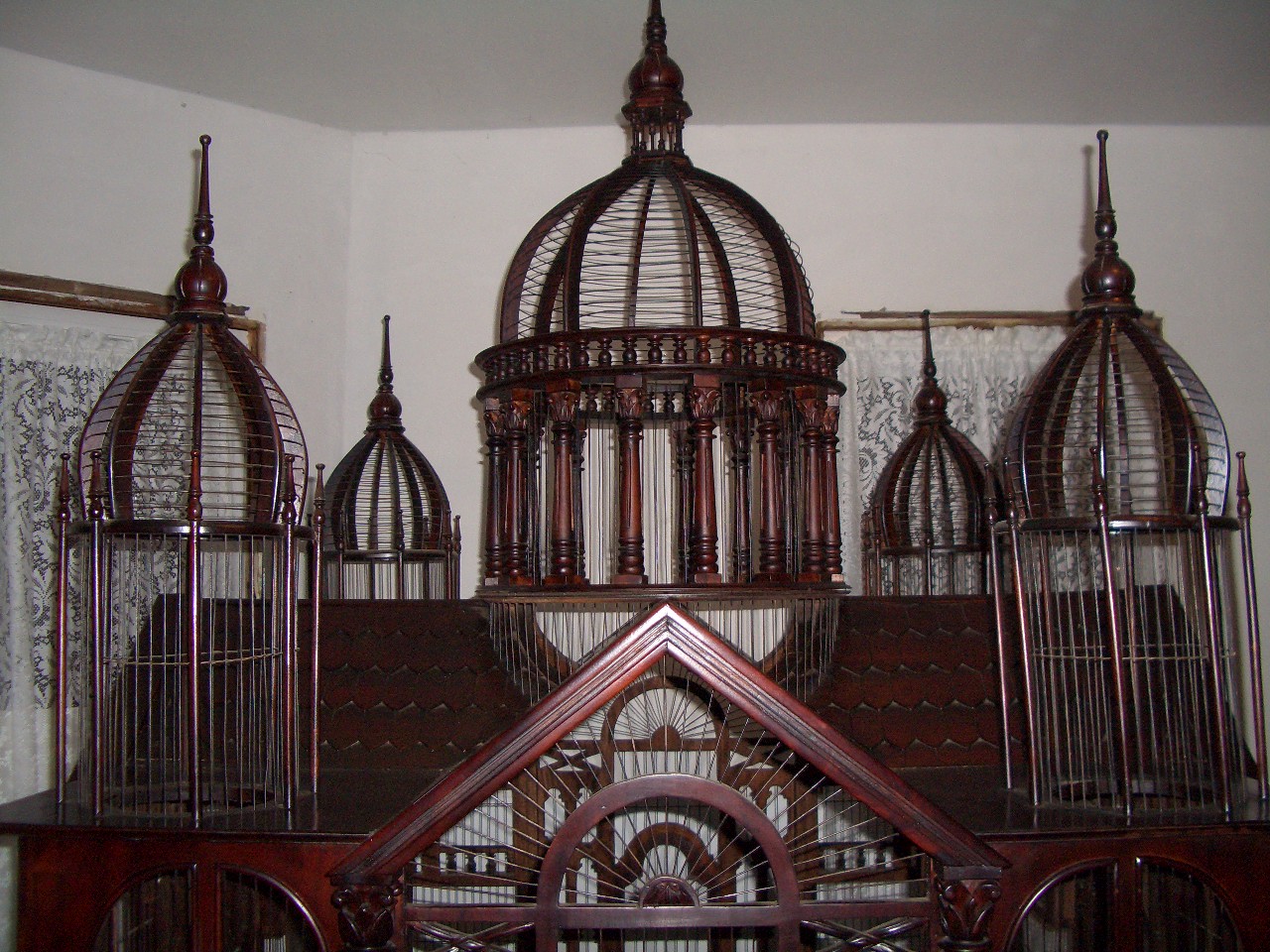 Birdcage  listings (3) — Spectacular: Rosewood Ren. Rev. pool table & HUGE Mahogany birdcage for sale 