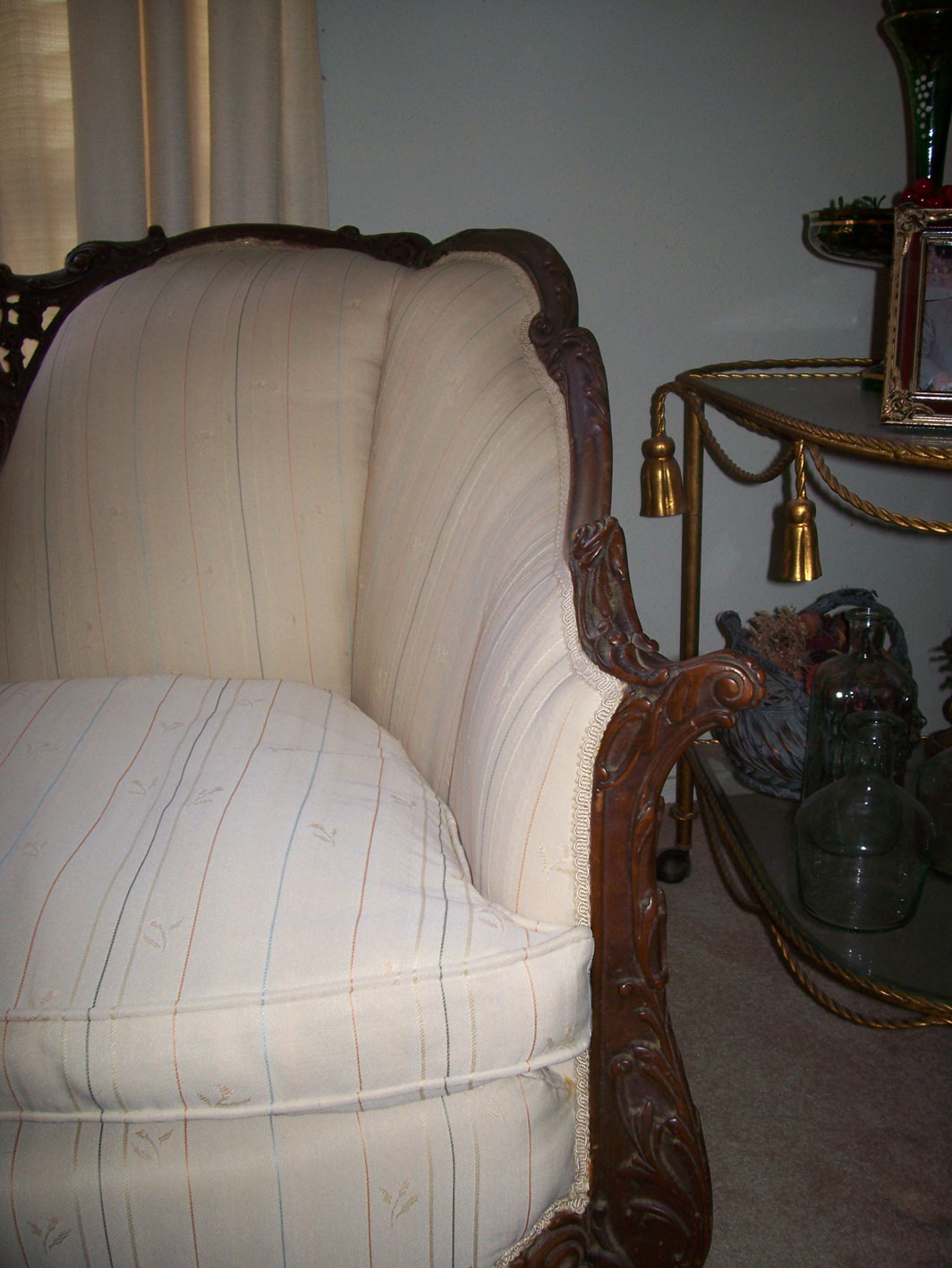 100 1641 small — Was this sofa made in 1920? New closeup photos