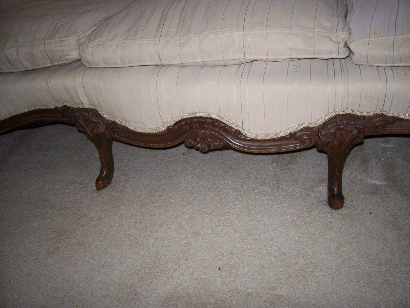 100 1643 small — Was this sofa made in 1920? New closeup photos