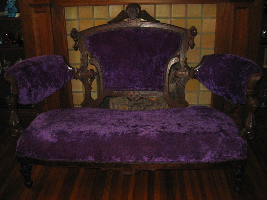 POST Front — Information needed on my Special Find (1800s Couch)