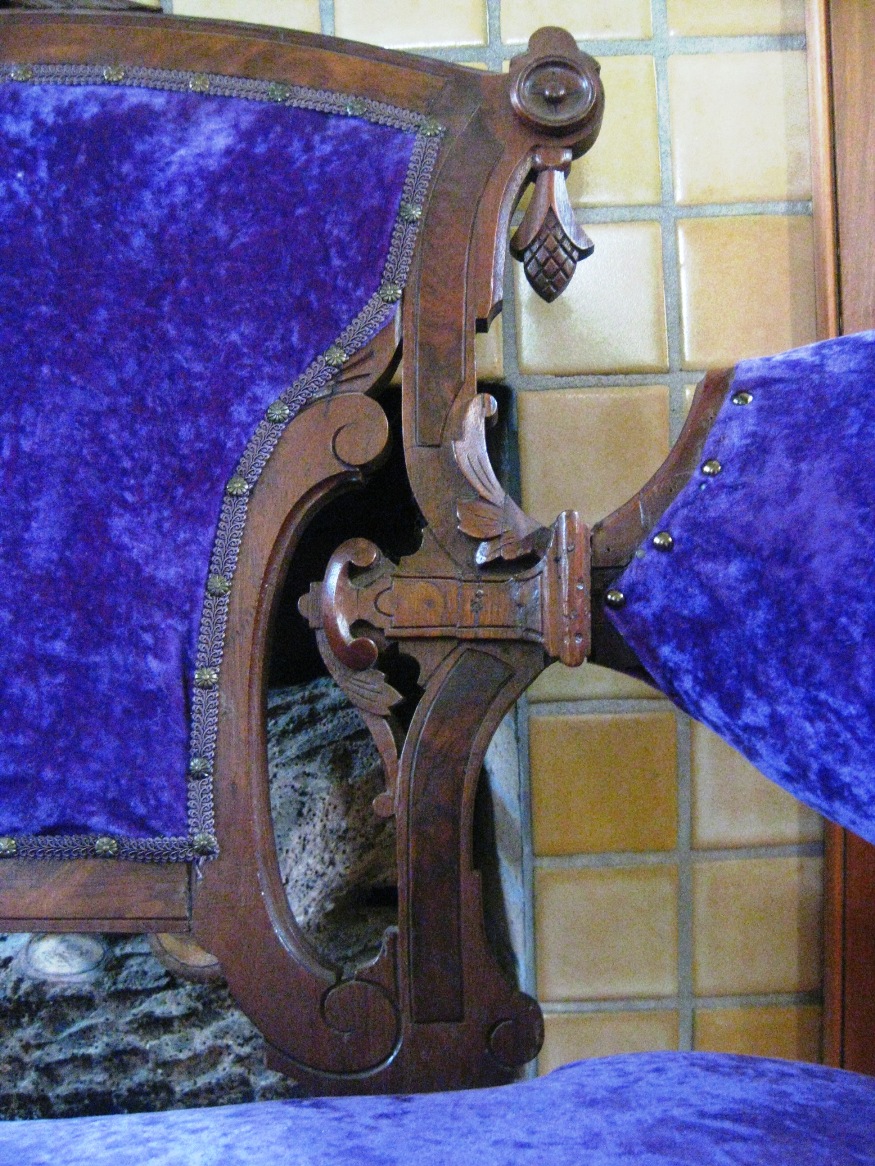 POST right arm — Information needed on my Special Find (1800s Couch)
