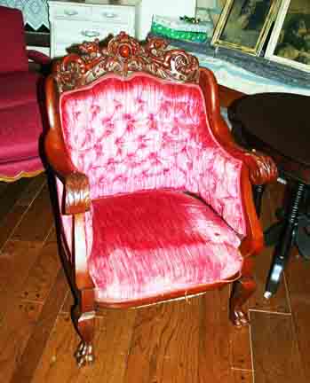 Side Chair arms sm — Do you know the mfgr of our 5 pc Parlor Set