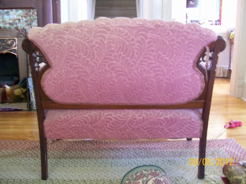 settee 2 (480x360) — Hello and Help Identify