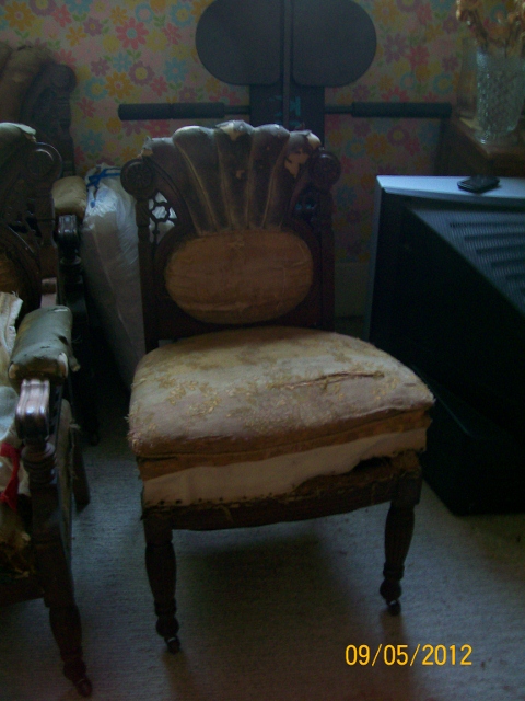 chair 1 (480x640) — Hello and Help Identify