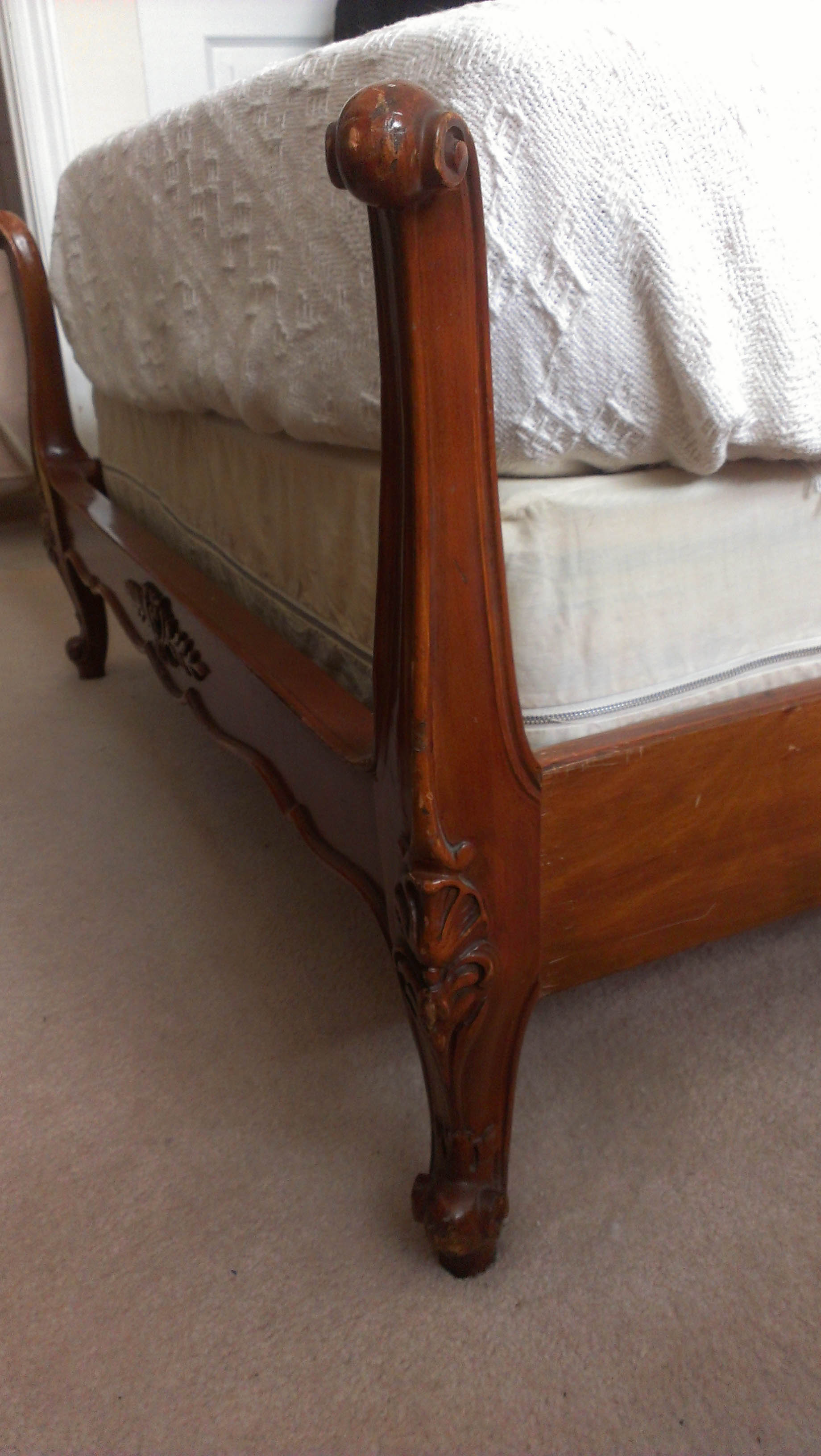 IMAG0447 — Hi, looking for help to identify bedframes :)
