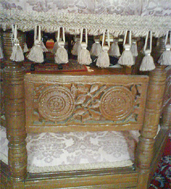 0B — More Photos of Tete a Tete with Beaded Caster Ferrules
