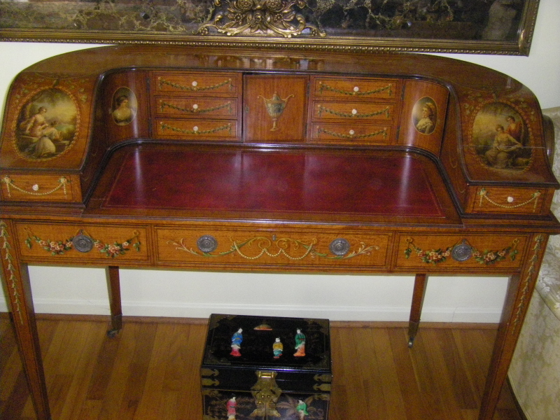 IMGP0276 — Need some help identifying this desk.