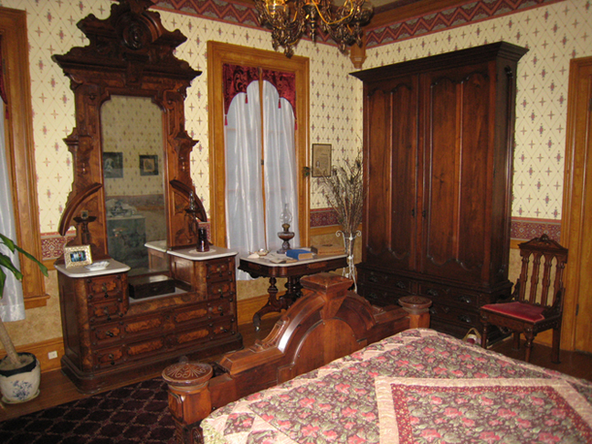 A RV TT ROOM NE VIEW 10 07 — Gothic Revival