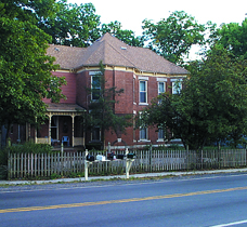 01 — Brick Victorian in Joplin, MO Area For Sale
